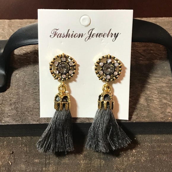 Vintage Crystal Grey Fringed Drop Earring - Picture 2 of 4